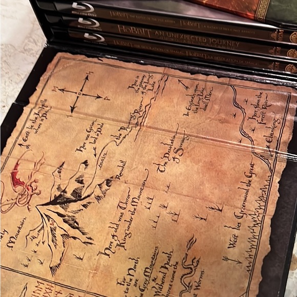 The Hobbit trilogy blue ray discs - Picture 3 of 3